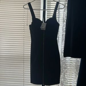 Heart neck velvet dress black